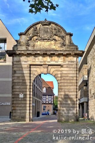 hanover_historicalMuseumGate